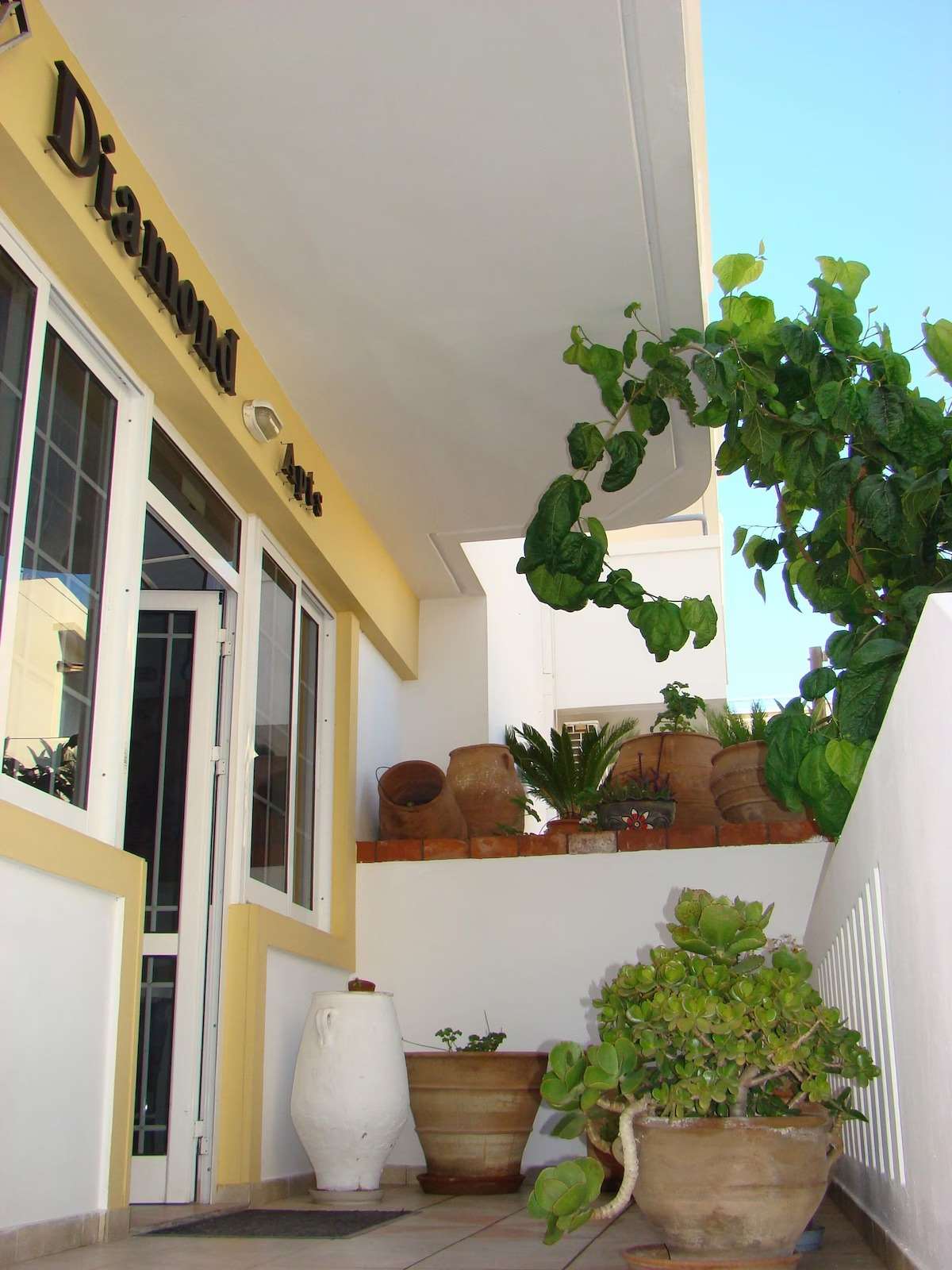 Diamond Apartments Suites