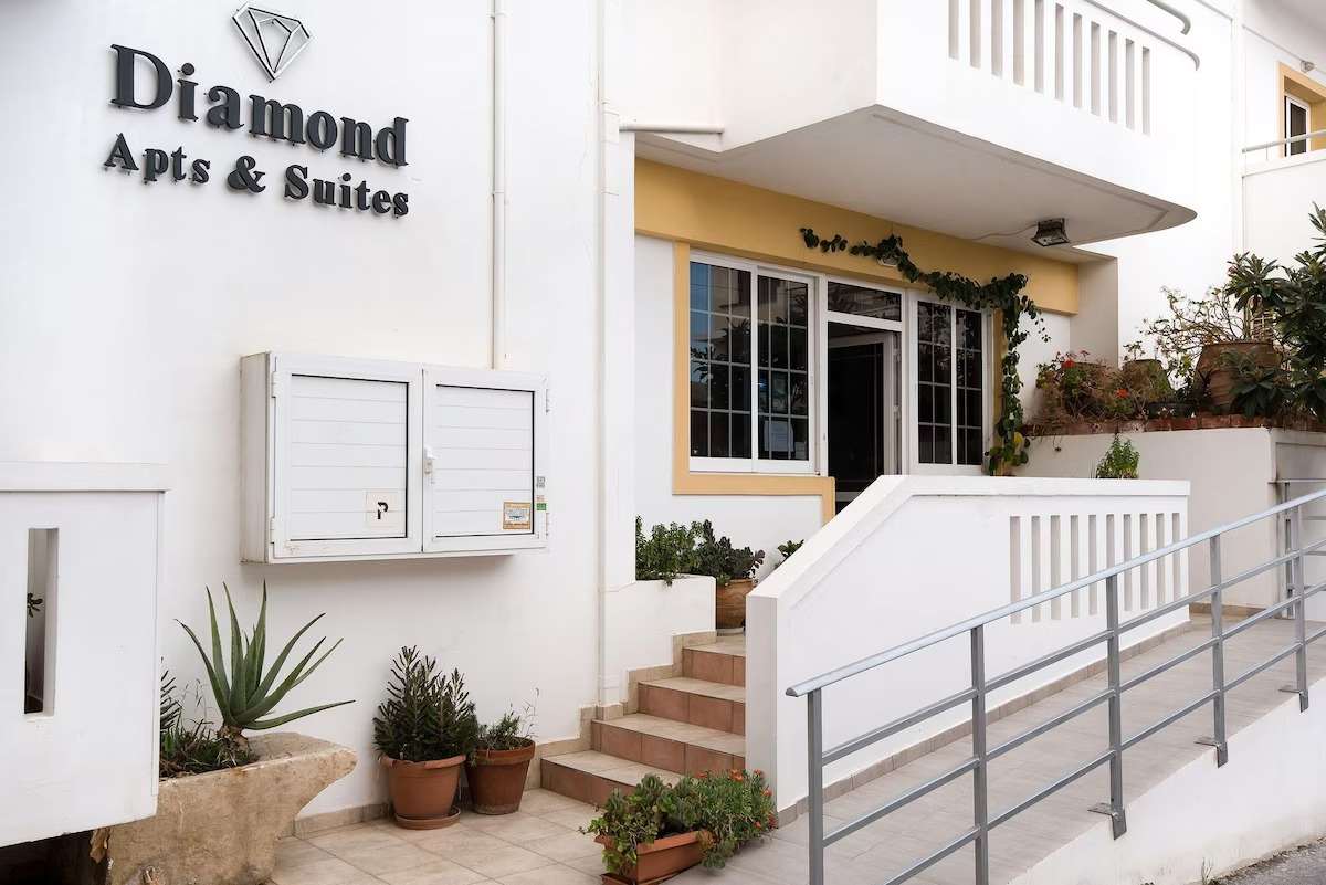 Diamond Apartments Suites