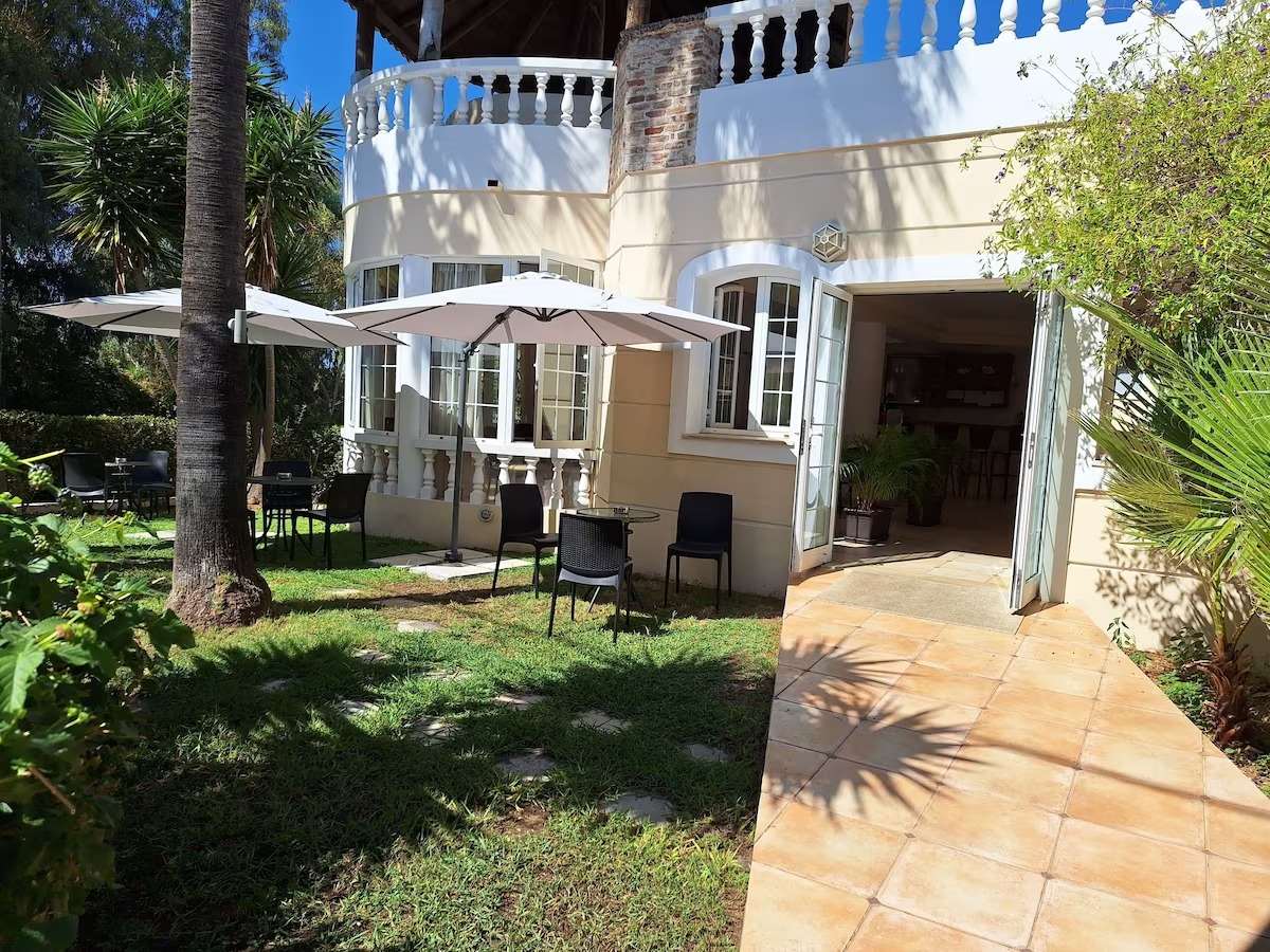 Perla Beach Hotel