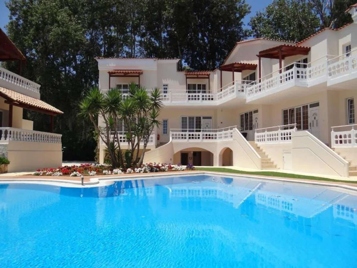 Perla Beach Hotel