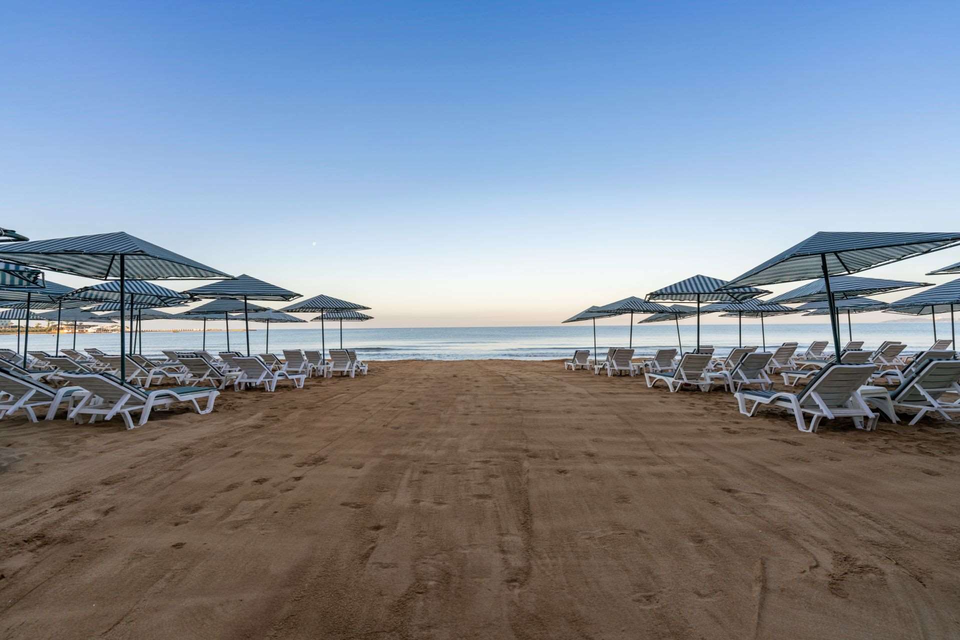 Aska Just In Beach Hotel