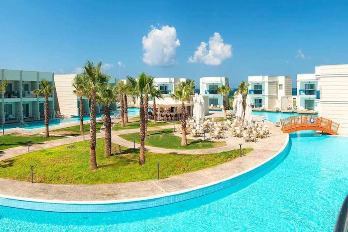 Aquasis De Luxe Resort & Spa