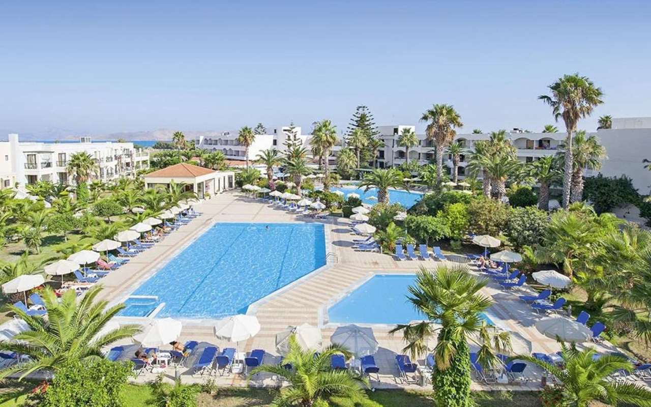Tigaki Beach Hotel