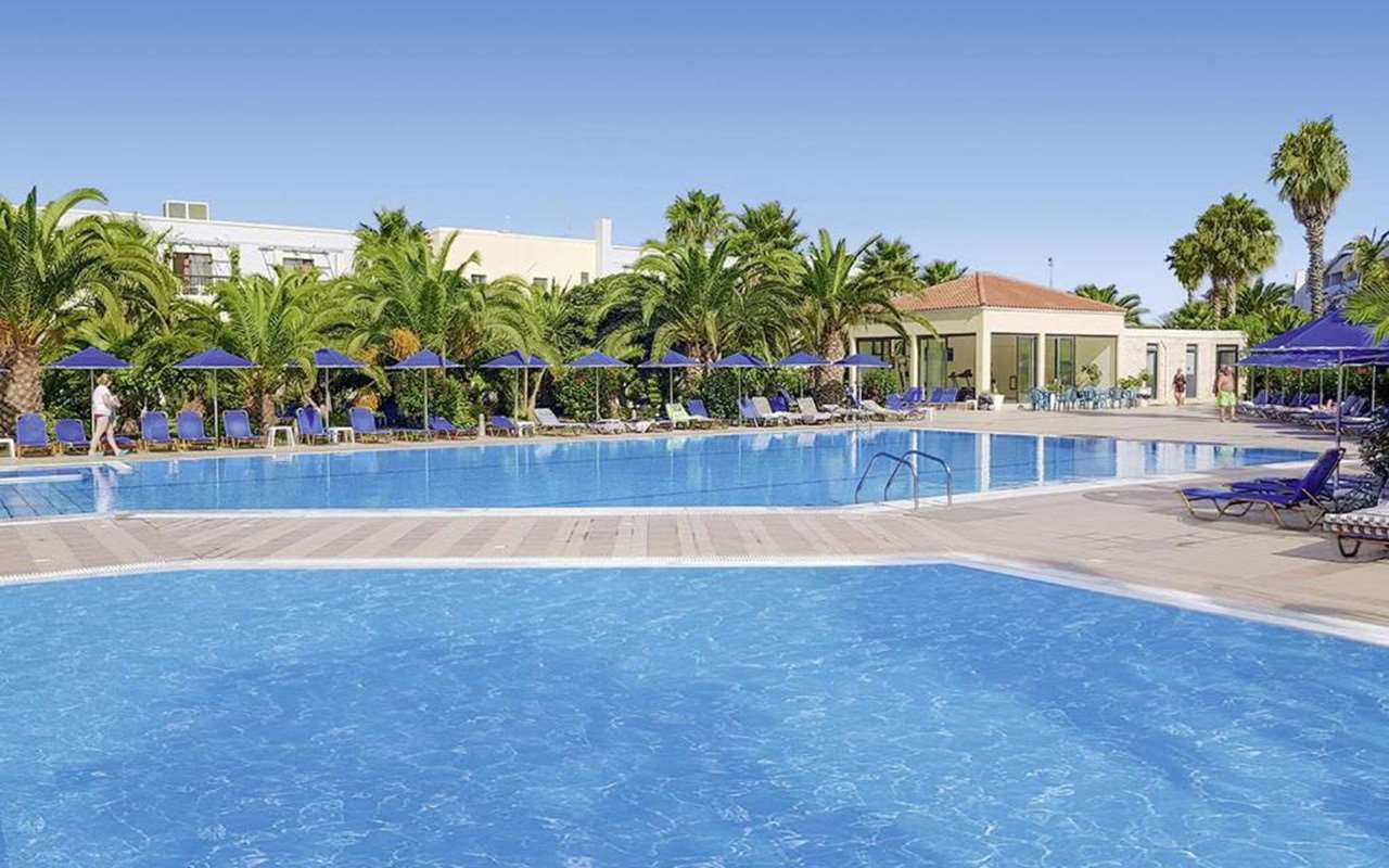 Tigaki Beach Hotel