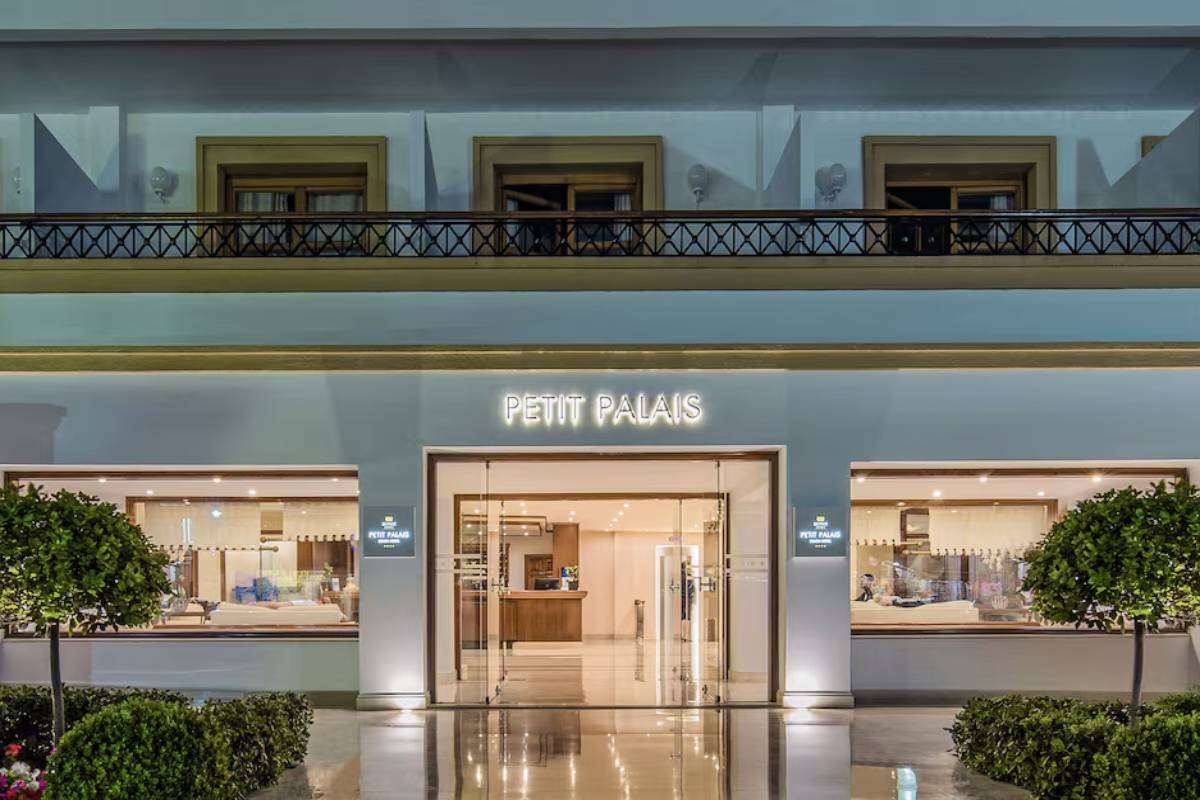 Canvas by Mitsis Petit Palais