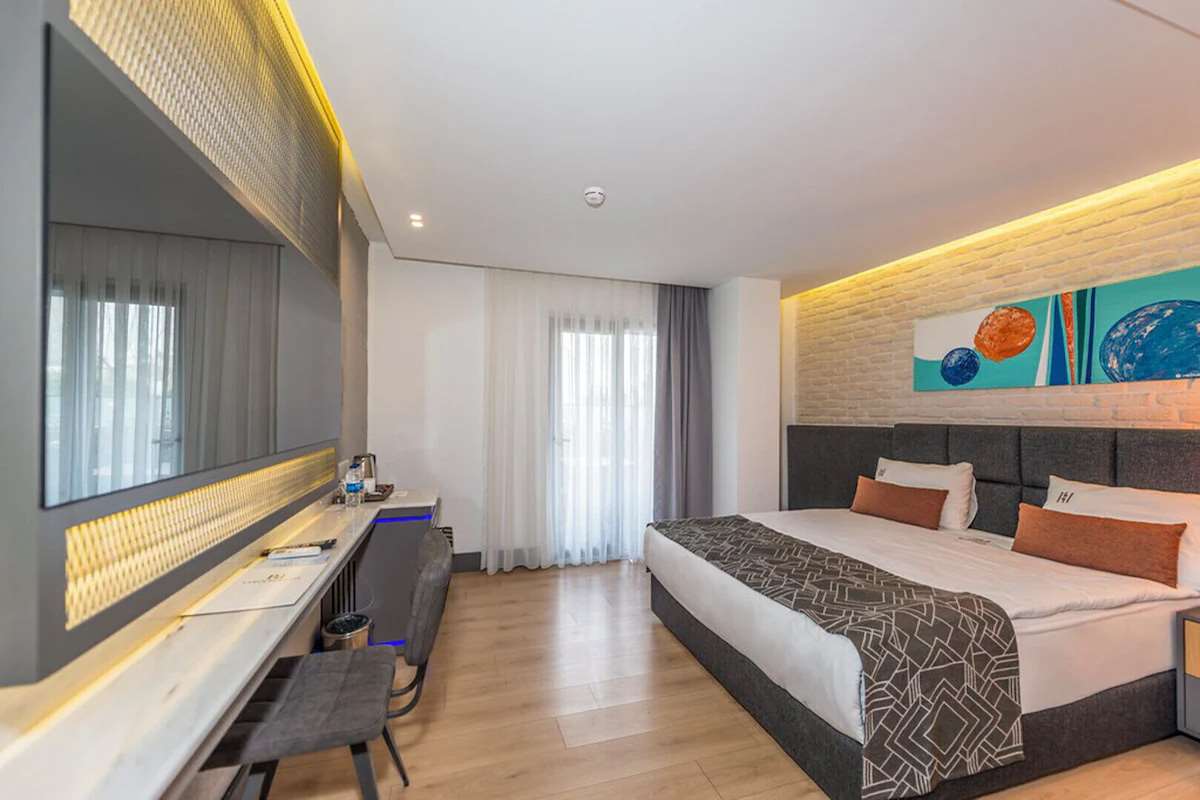 Laren Seaside Hotel and Spa