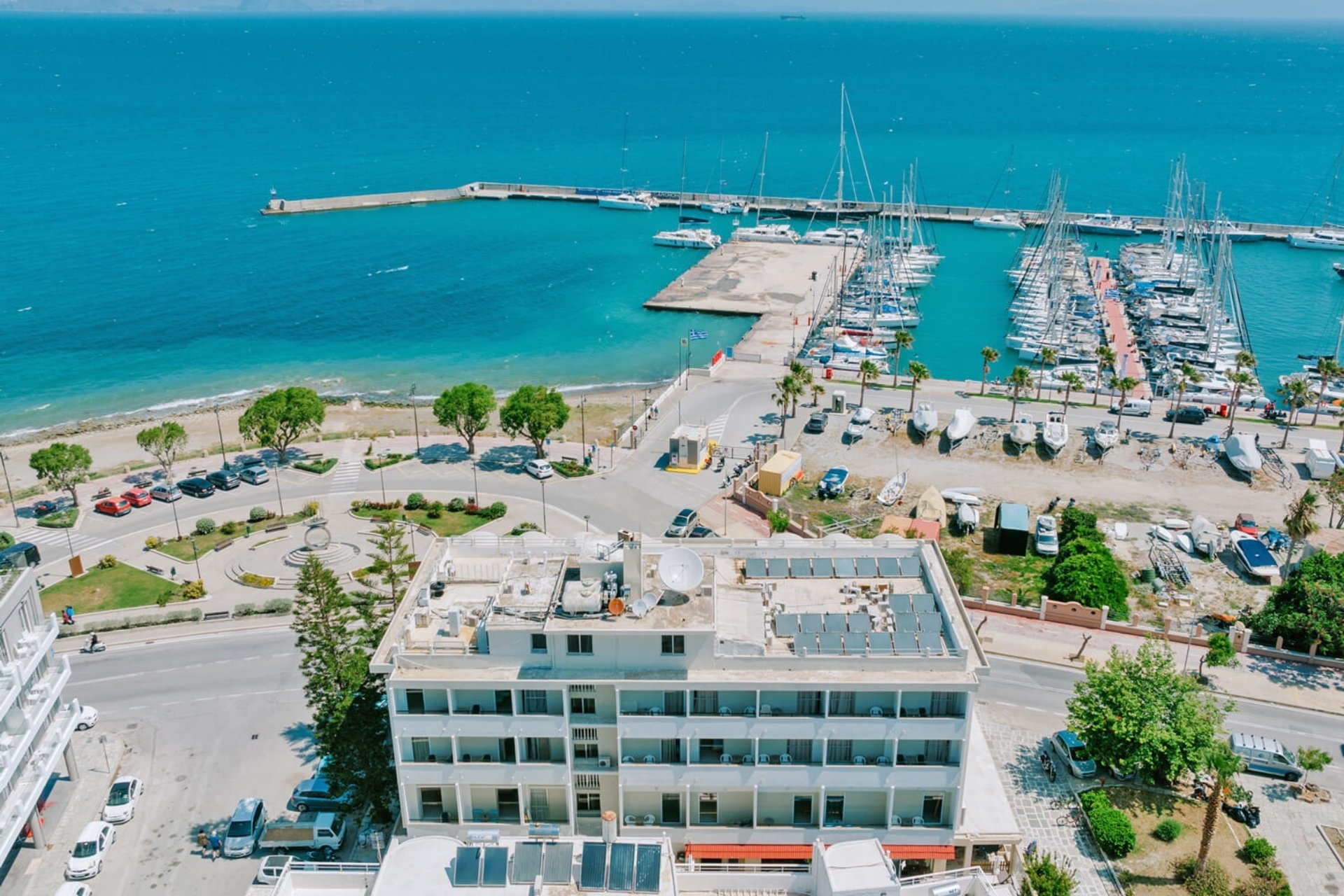 Zephyros Hotel