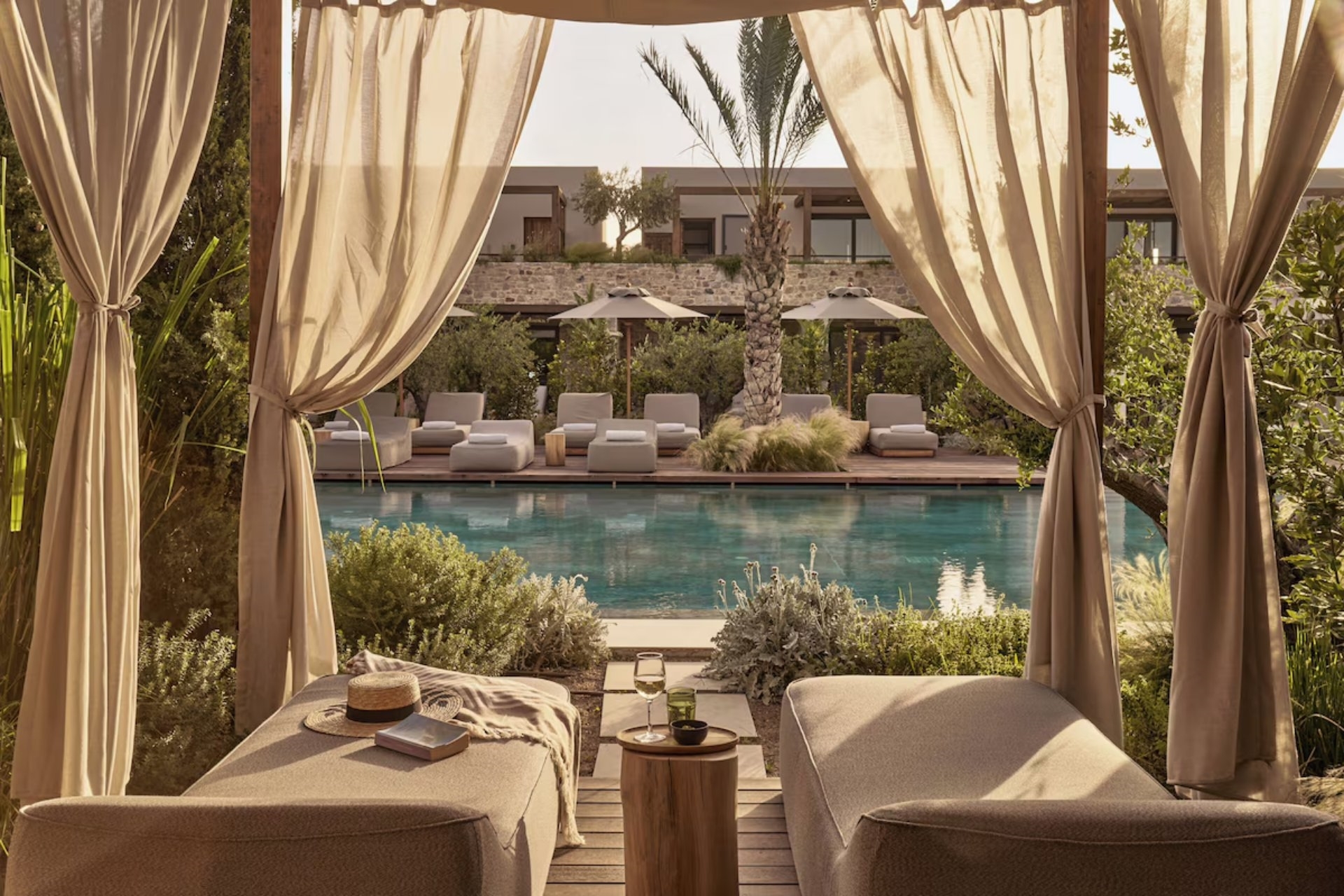 Theros All Suite Hotel