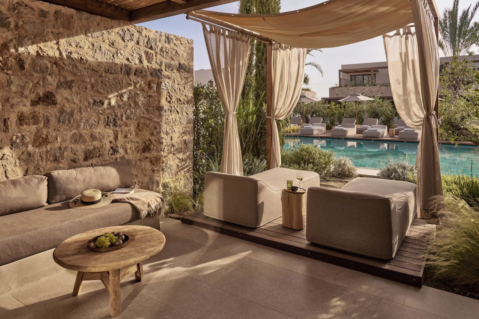 Theros All Suite Hotel
