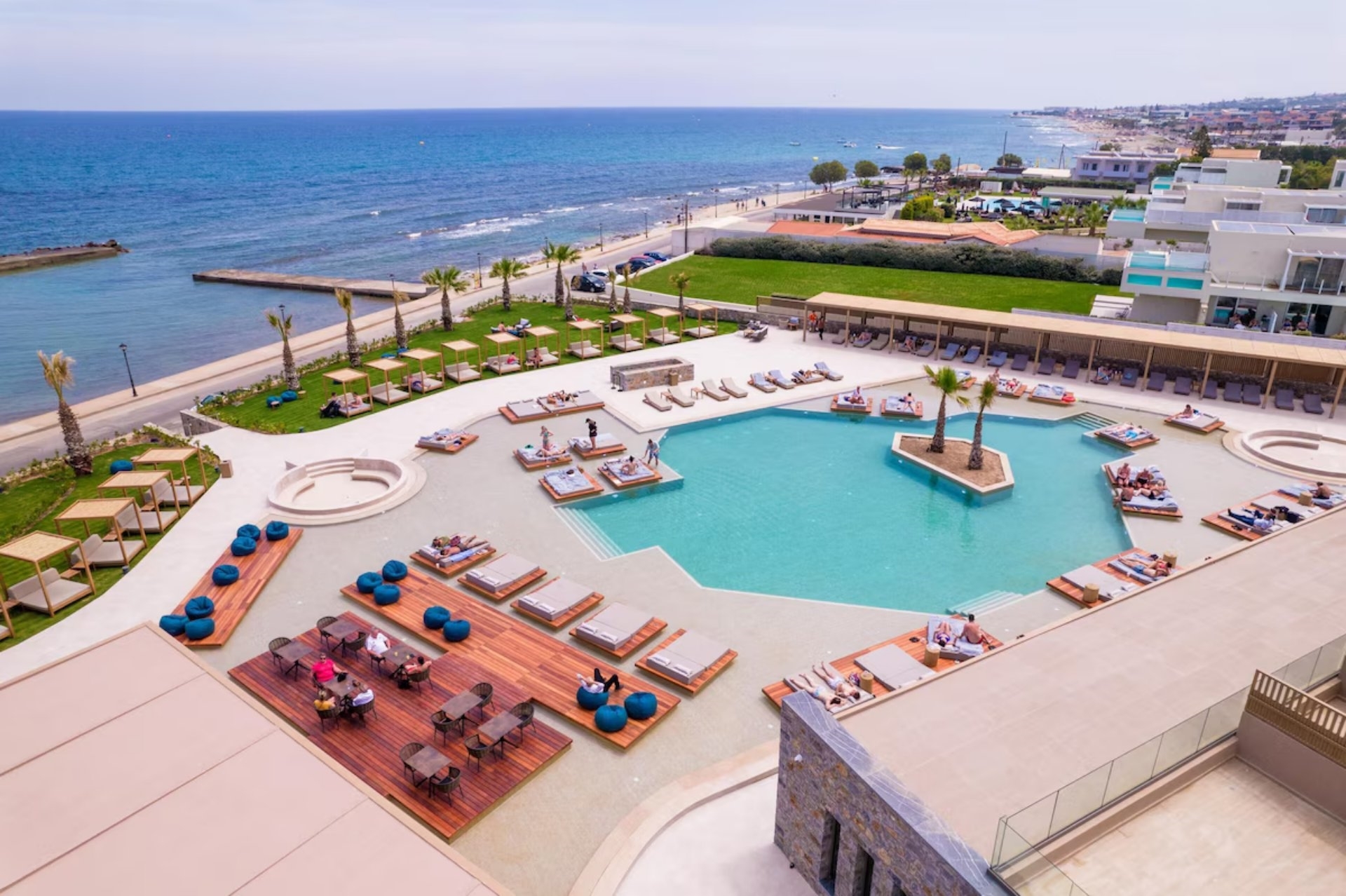 Senseana Seaside Hotel