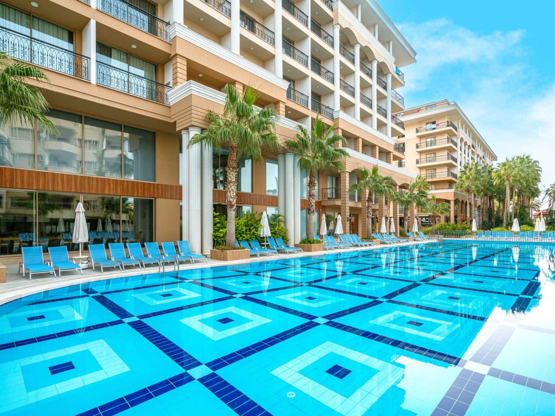 Sun Heaven Hotel