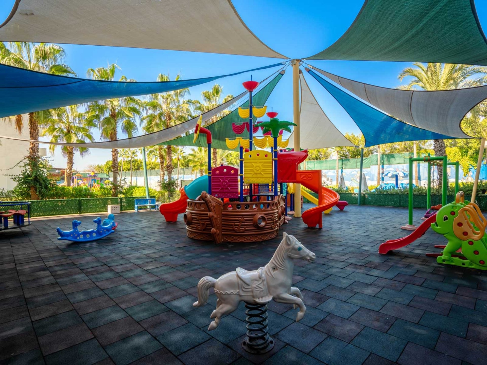 Sun Heaven Hotel