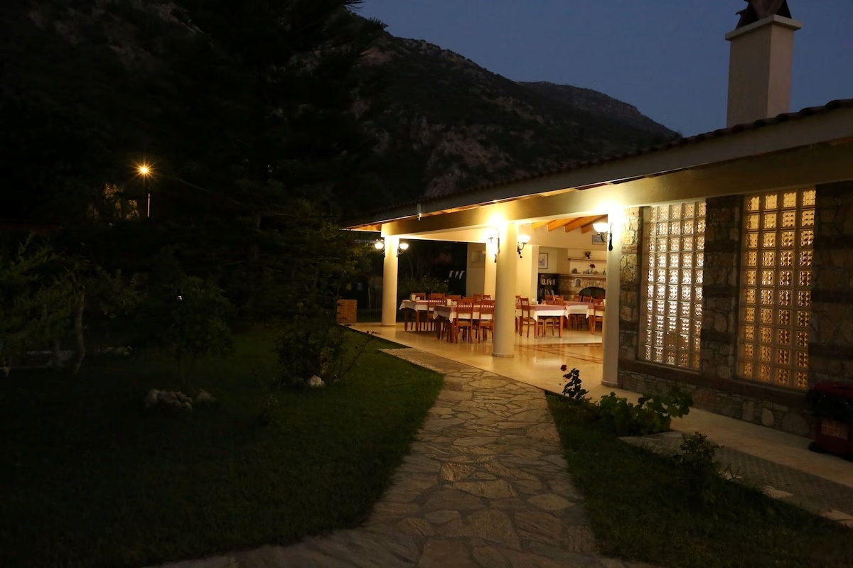 Mavruka Hotel