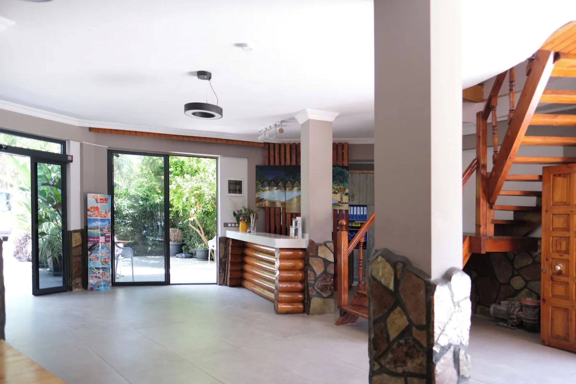 Woodline Hotel