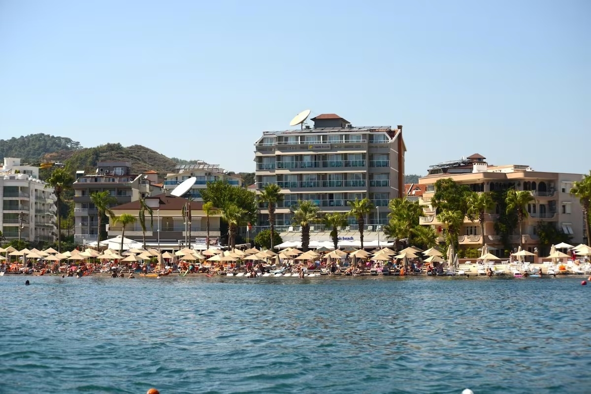 Maris Beach