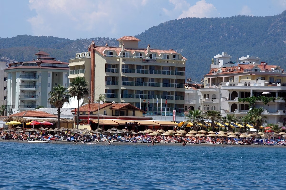 Maris Beach