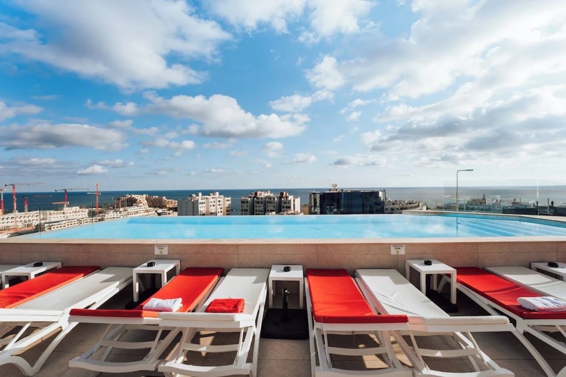 So City Hotel Adults Only +16