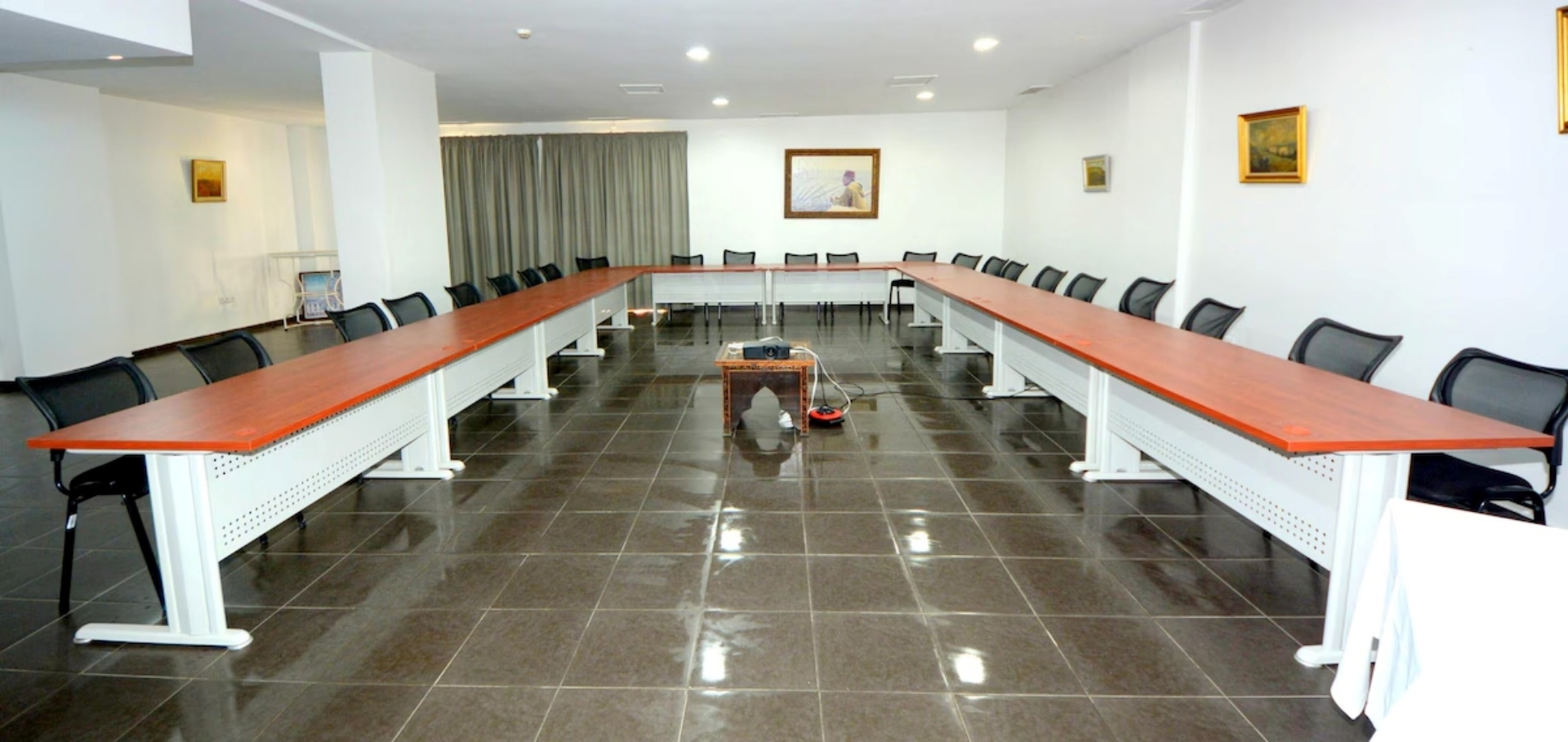 Oasis Hotel & Spa