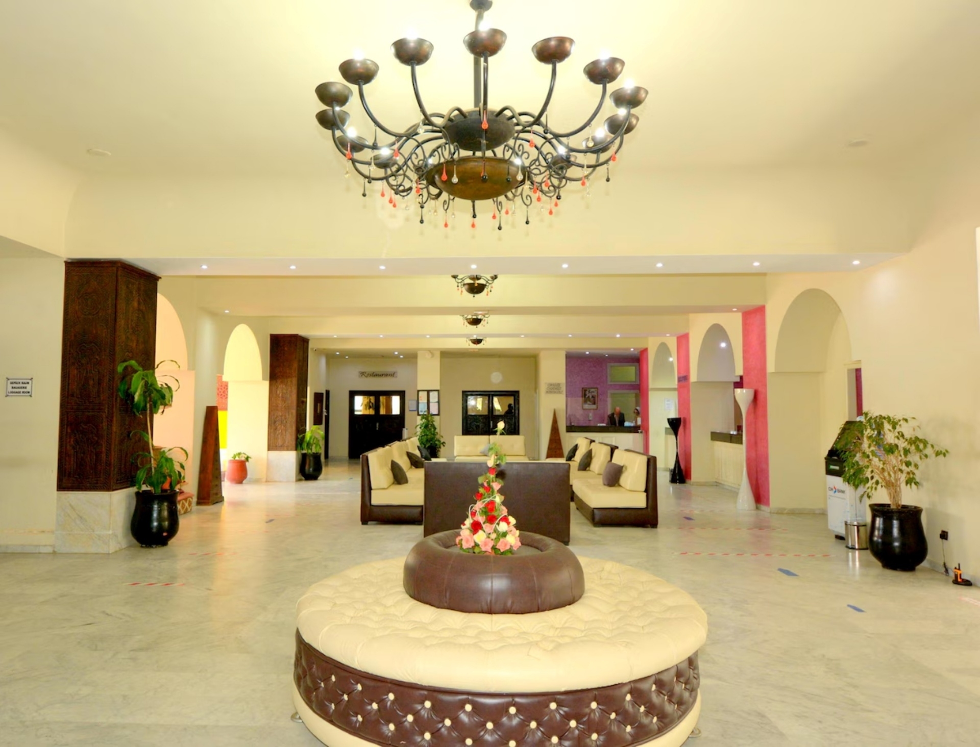 Oasis Hotel & Spa