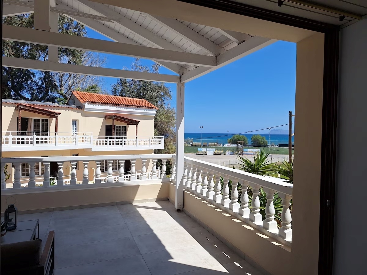 Perla Beach Hotel