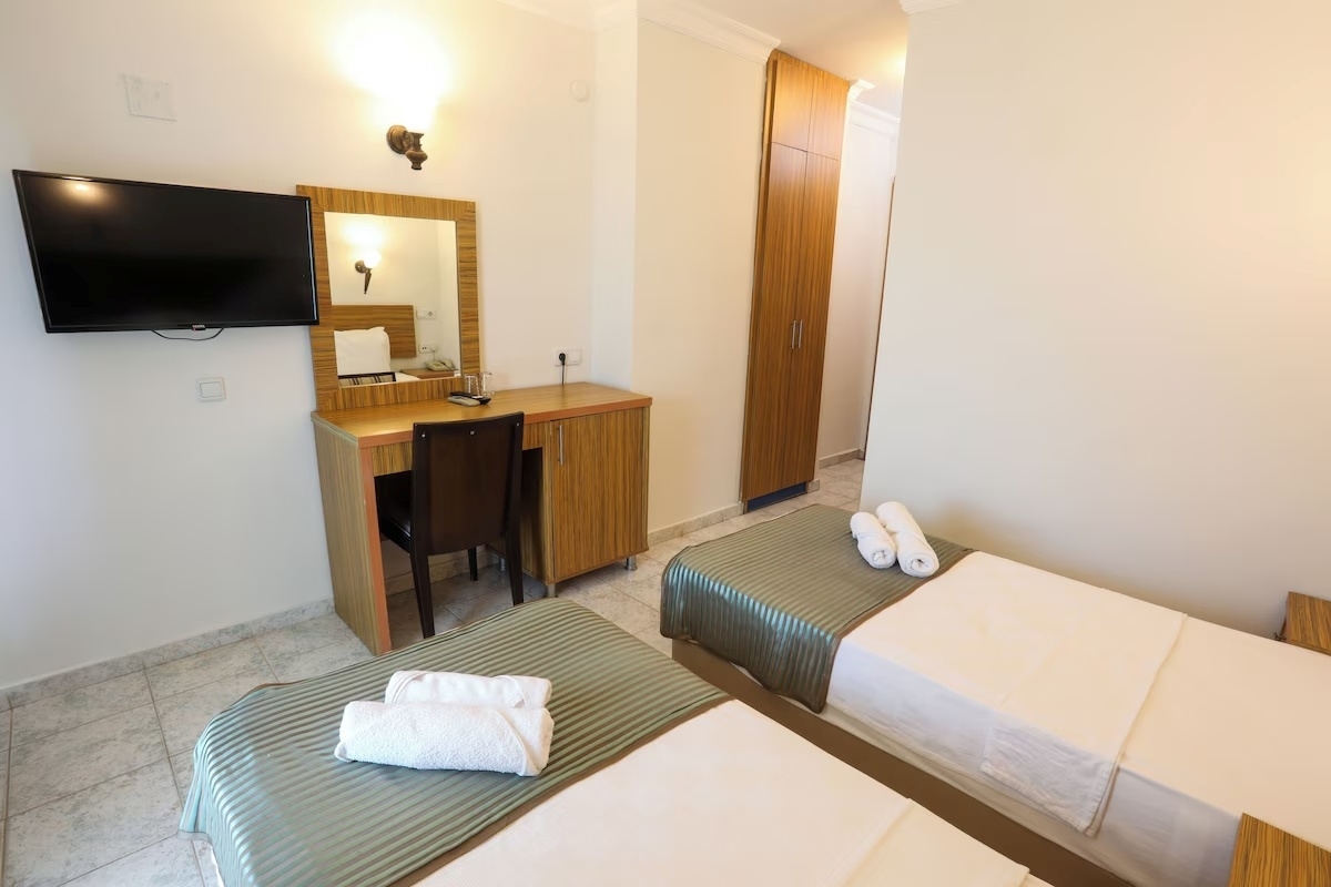 Mert Seaside Hotel +13