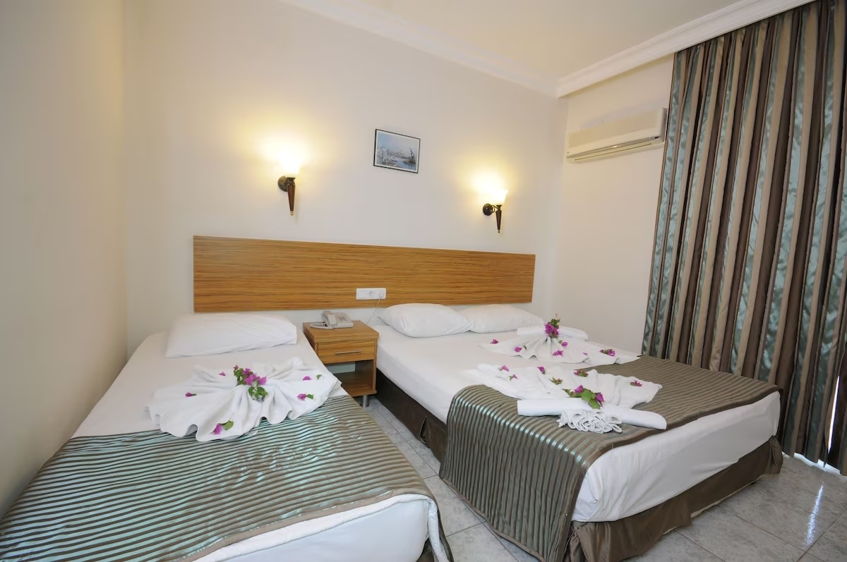 Mert Seaside Hotel +13