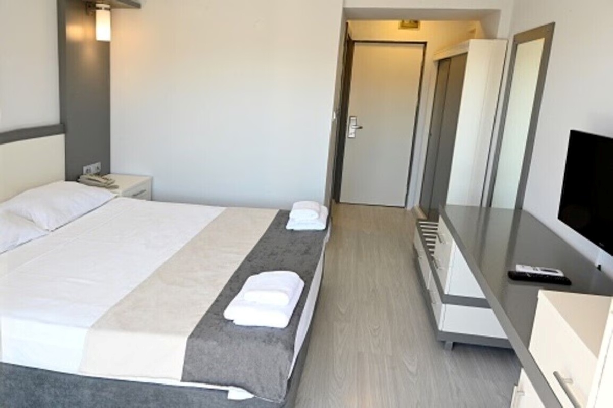 Roxx Royal Hotel