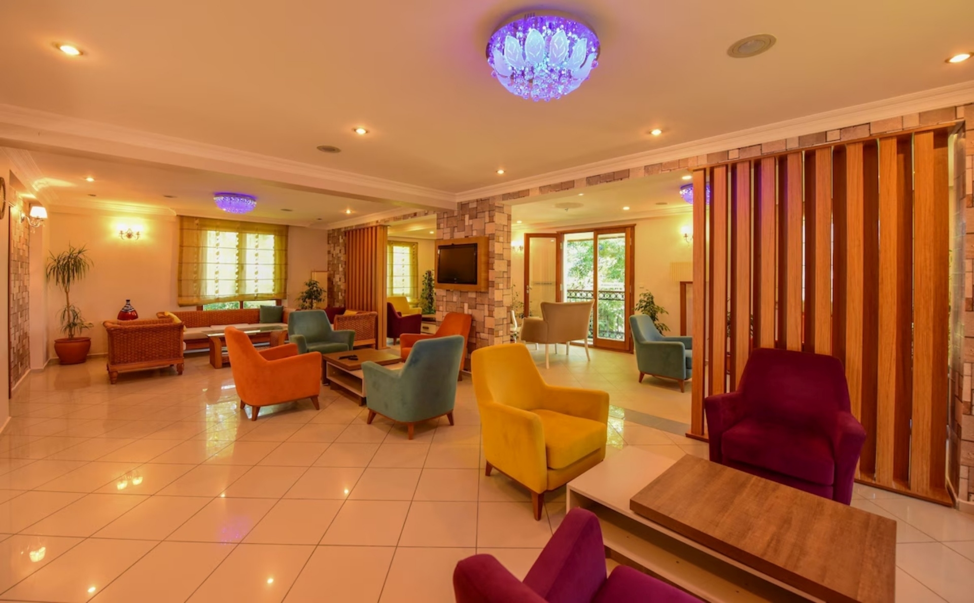 Perdikia Hill Family Resort