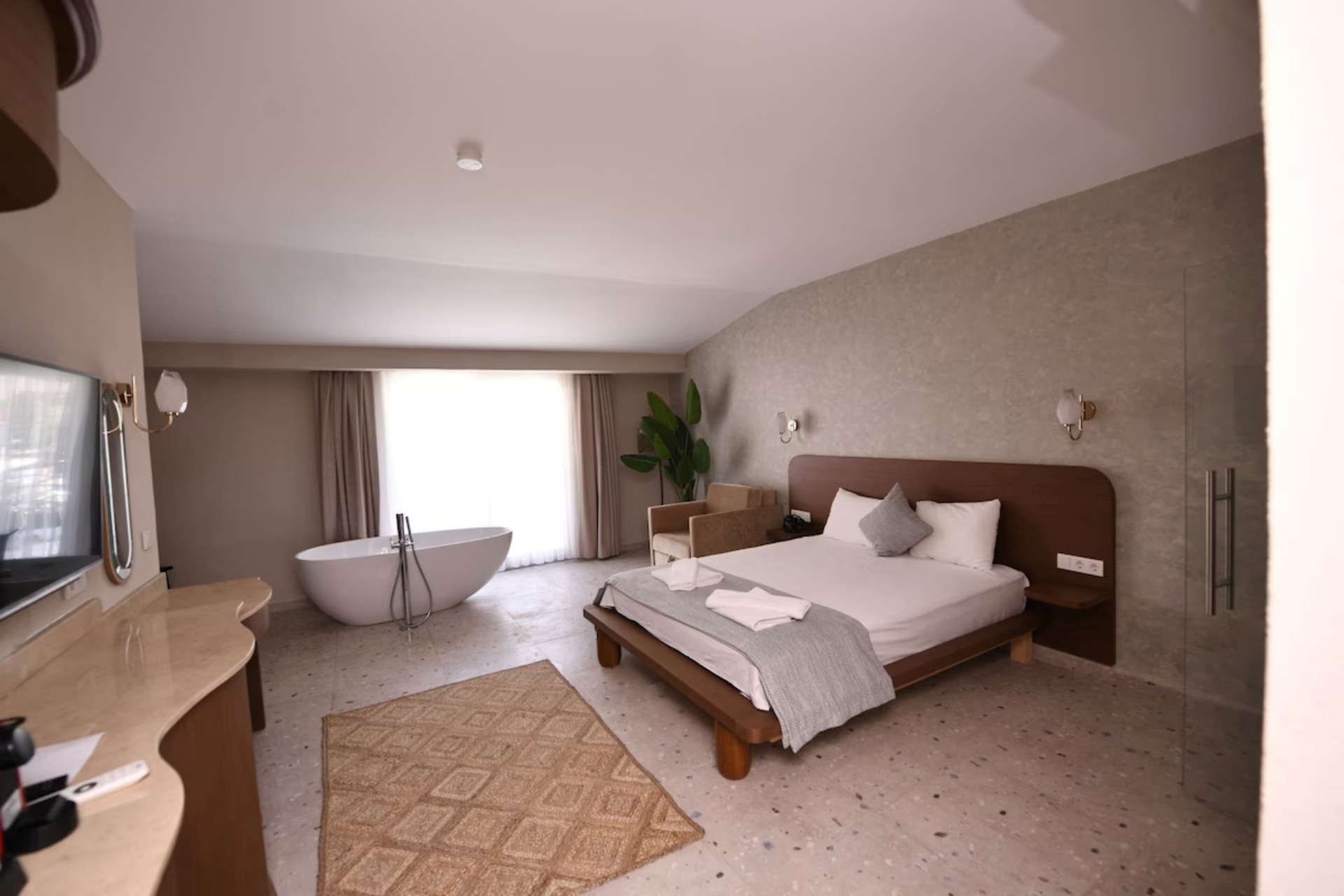 Montebello Deluxe