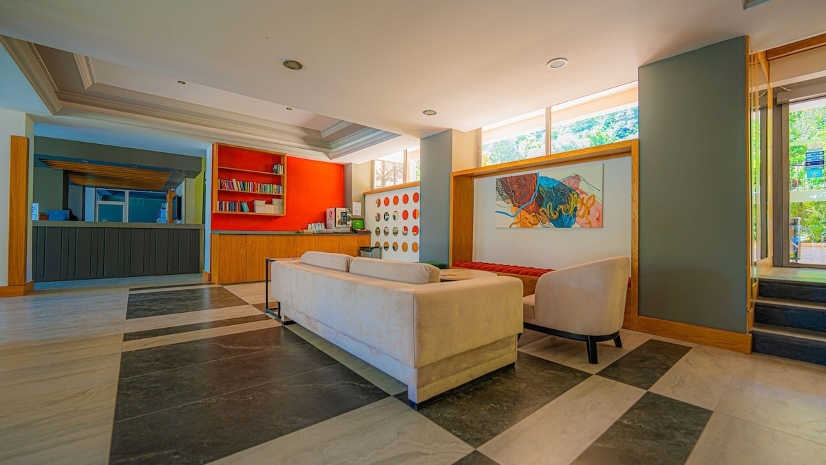 Golmar Beach Hotel