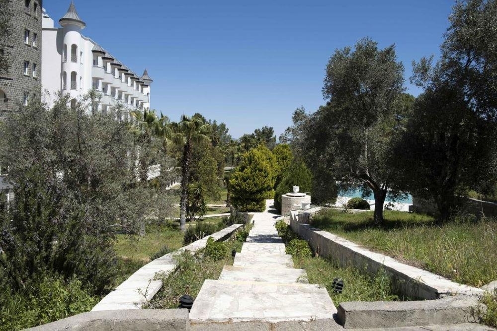 X Life Hotel Adults Only (+15)