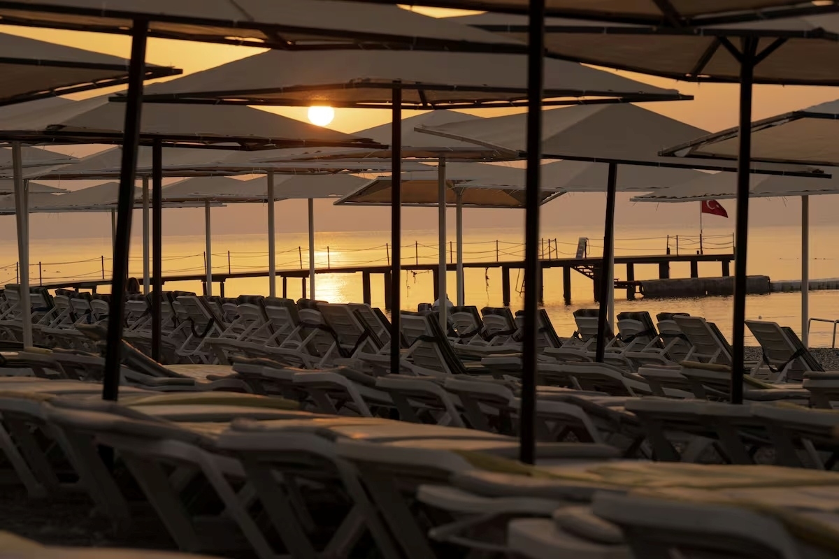 Loceanica Beach Resort Hotel