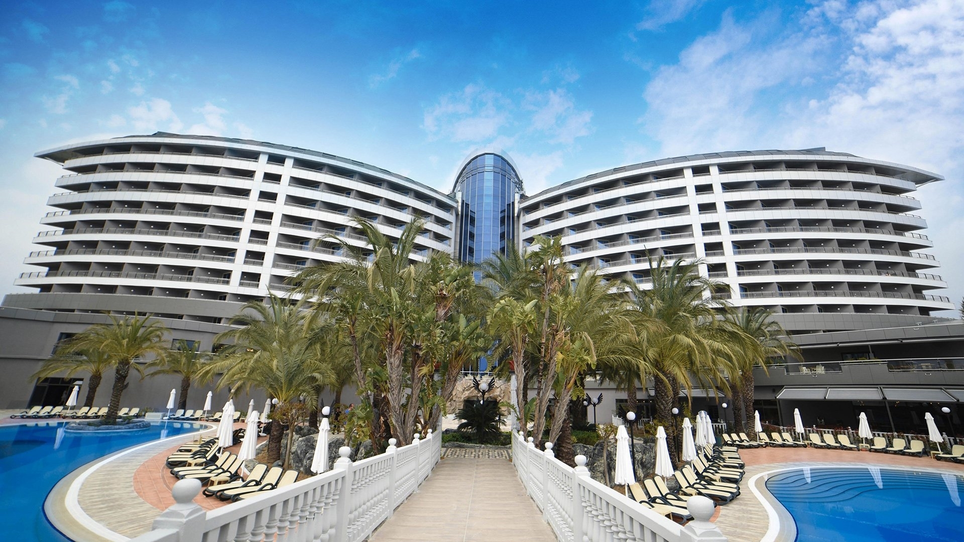 Royal Wings Hotel