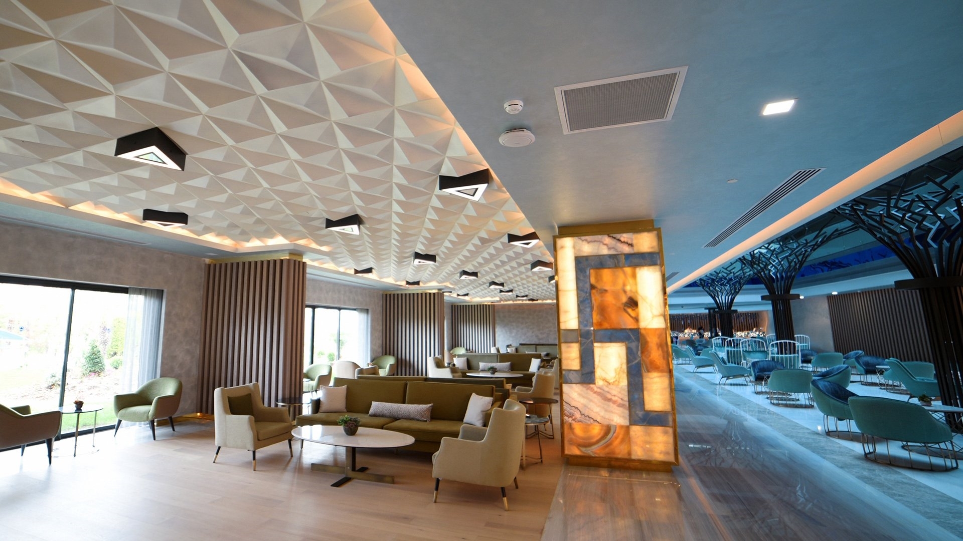 Royal Wings Hotel