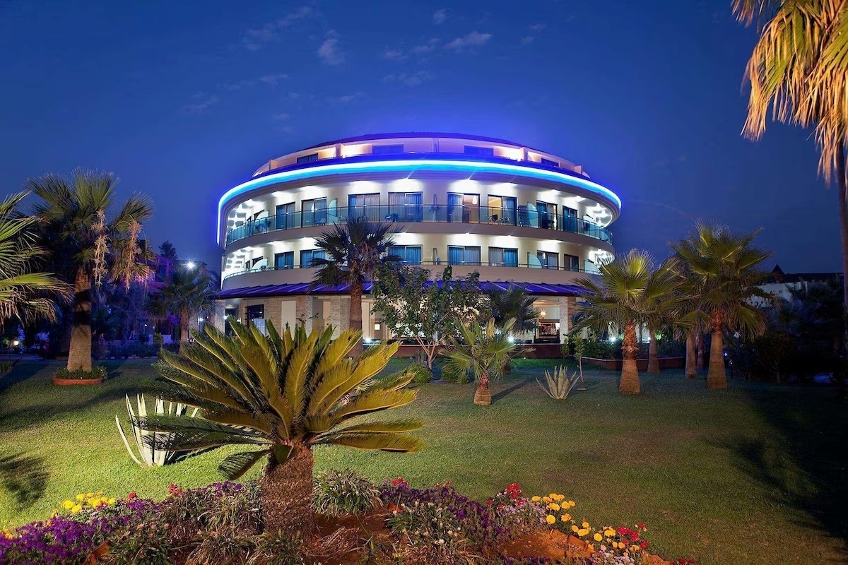 Saphir Hotel and Villas