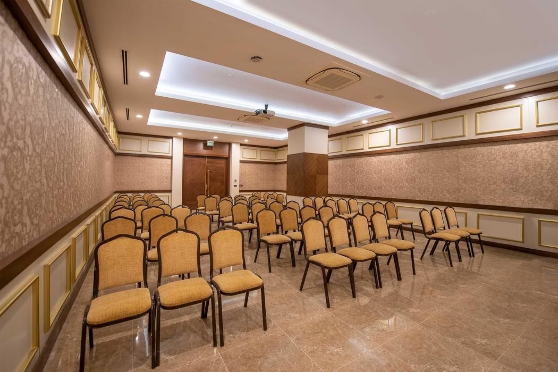 Side Premium Hotel
