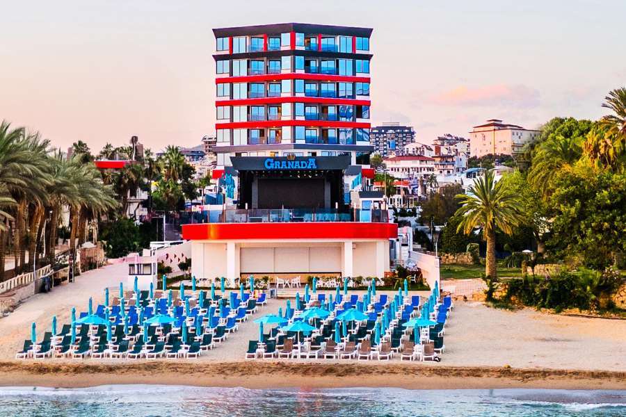 Granada Luxury Red Hotel